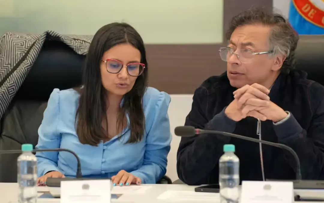 La gerente del Fondo Adaptación, Angie Rodríguez, radicó una denuncia contra el presidente Gustavo Petro ante la Comisión de Acusación por peculado, tráfico de influencias y presuntas amenazas - Foto: Redes sociales