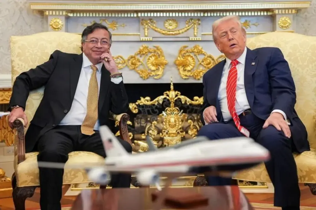 En una sorpresiva cumbre telefónica de cierre de mandato, el presidente Gustavo Petro y el mandatario de EE. UU., Donald Trump, abordaron la exclusión de la Lista Clinton y los balances de erradicación de cultivos de cara al segundo semestre de 2026 - Foto: @infopresidencia