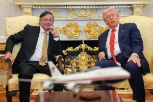 En una sorpresiva cumbre telefónica de cierre de mandato, el presidente Gustavo Petro y el mandatario de EE. UU., Donald Trump, abordaron la exclusión de la Lista Clinton y los balances de erradicación de cultivos de cara al segundo semestre de 2026 - Foto: @infopresidencia
