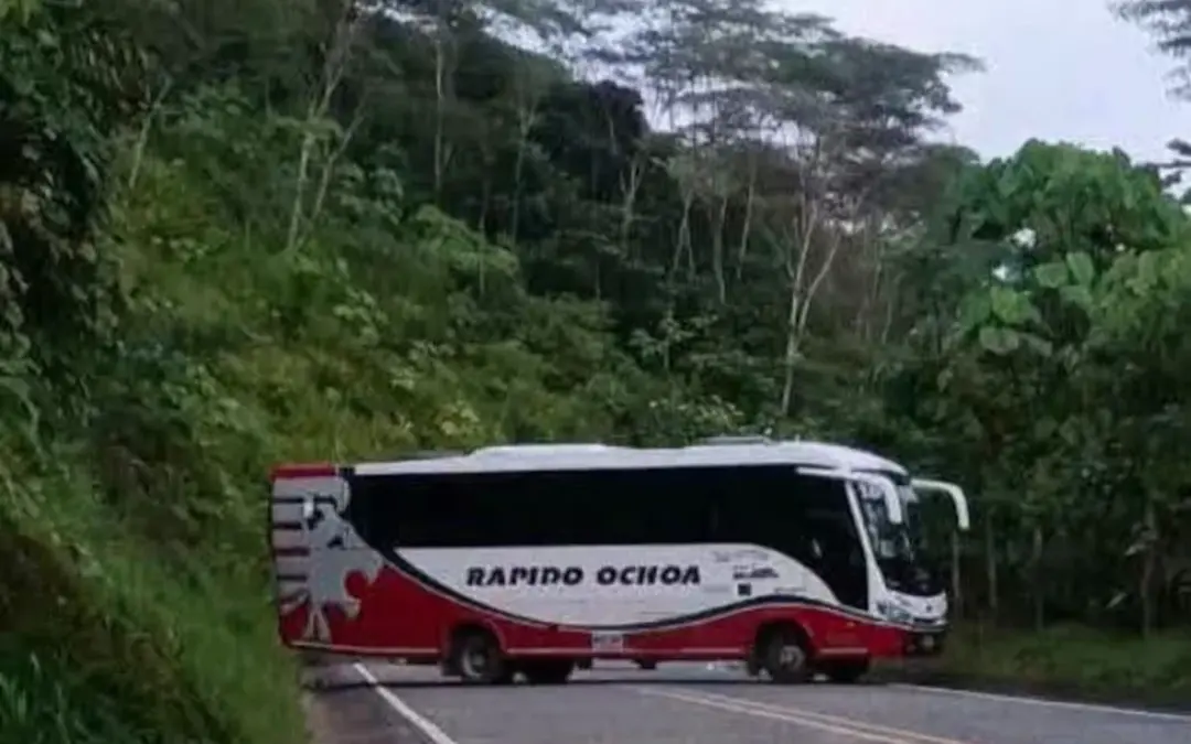Máxima tensión en Chocó: Guerrilla del ELN secuestró a 39 personas en la vía Quibdó–Carmen de Atrato. Un soldado murió y seis resultaron heridos en la contraofensiva militar - Foto: Cortesía