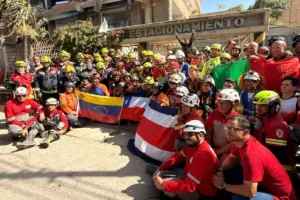 Tras una hazaña de la ingeniería de salvamento en La Guaira, equipos internacionales rescataron con vida a Hernán Gil, el vigilante que sobrevivió bajo 140 toneladas de escombros tras los terremotos en Venezuela - Foto: Redes sociales