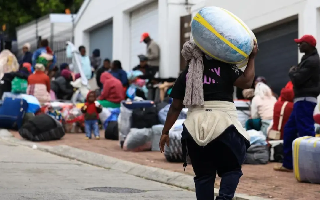 Más de 56.000 zimbabuenses huyen de Sudáfrica por una violenta oleada de protestas xenófobas. Zimbabue activa un plan de repatriación de emergencia en la frontera de Beitbridge - Foto: Redes sociales