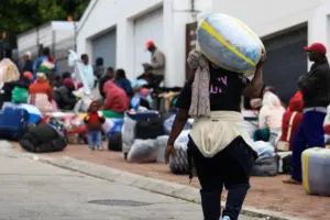 Más de 56.000 zimbabuenses huyen de Sudáfrica por una violenta oleada de protestas xenófobas. Zimbabue activa un plan de repatriación de emergencia en la frontera de Beitbridge - Foto: Redes sociales