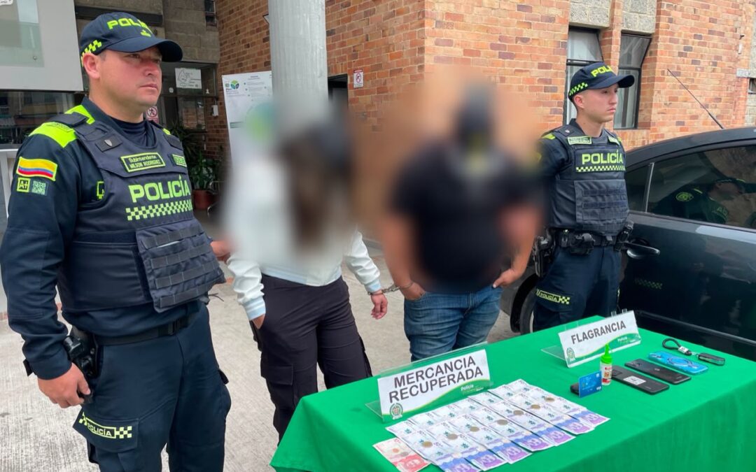 Bloqueaban cajeros con pegante para hurtar a usuarios de entidades bancarias.