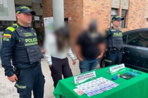 Bloqueaban cajeros con pegante para hurtar a usuarios de entidades bancarias.