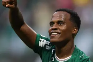 Jhon Arias brilla en Brasil tras la Copa del Mundo: la prensa destaca su gol con Palmeiras ante Fortaleza y su impacto en el equipo de Abel Ferreira - Foto: @Palmeiras