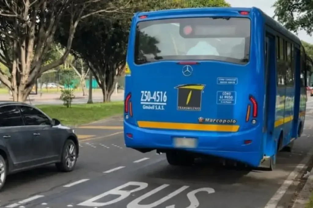 Entró en funcionamiento el nuevo carril preferencial para buses del Sitp en la calle 63 de Bogotá - Foto: @SectorMovilidad