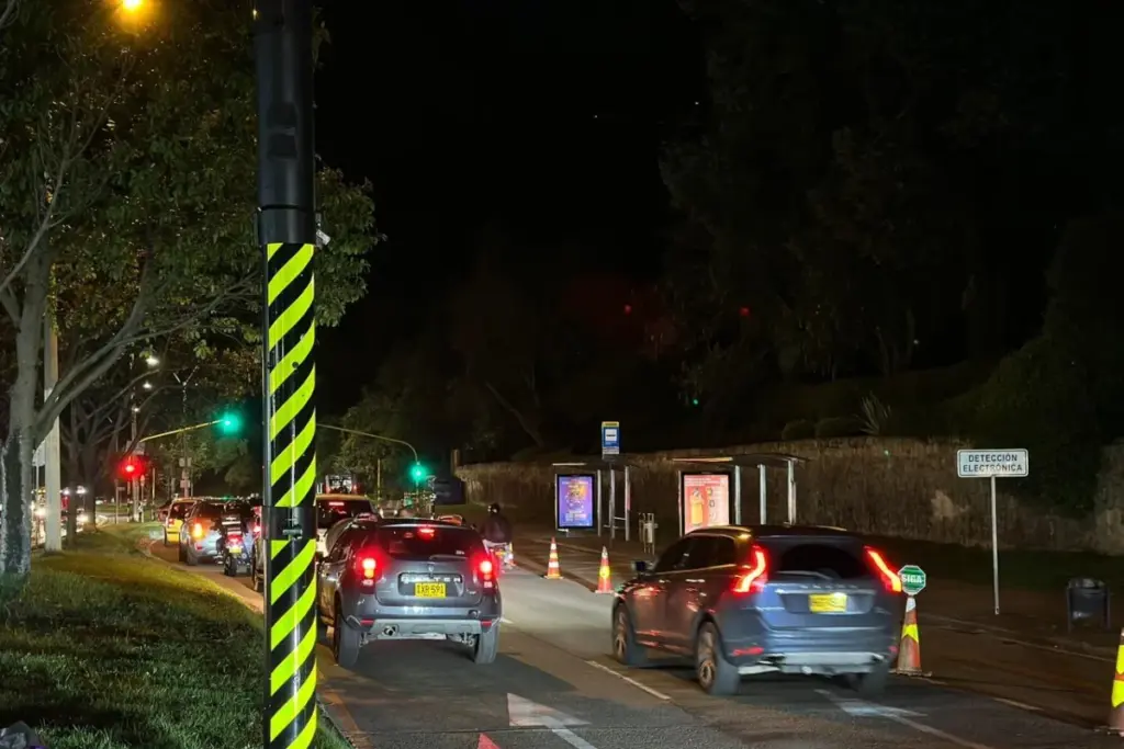 La Secretaría de Movilidad de Bogotá instalará nuevas cámaras de fotomultas en las avenidas Américas, NQS y El Dorado - Foto: Redes sociales