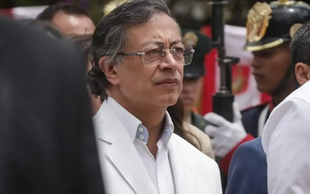 Gustavo Petro formalizó petición al Senado para salir de Colombia por un año tras dejar la Presidencia