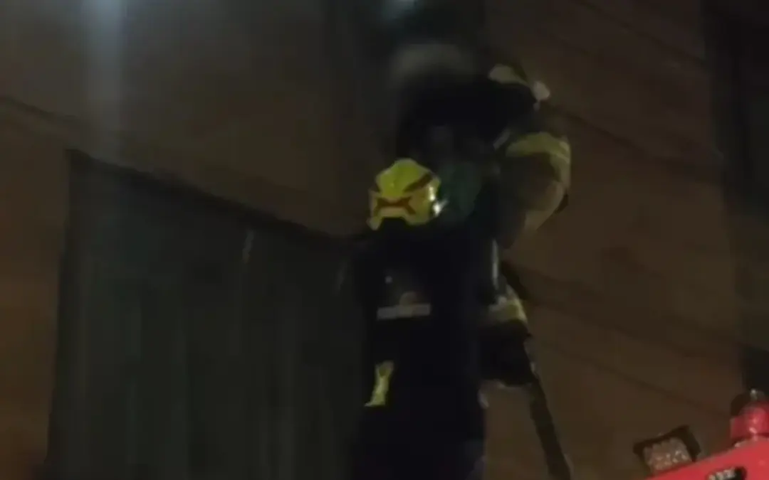 Operativo de emergencia en Bosa: Rescatan a una niña de 5 años hallada sola y encerrada en un tercer piso en Bogotá