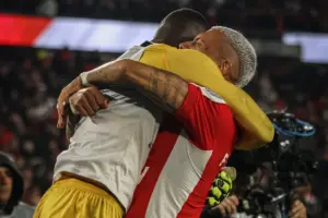 Independiente Santa Fe logró una gesta histórica en Buenos Aires tras eliminar a River Plate en los penaltis (8-7) en el Monumental - Foto: @SantaFe