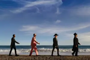 U2 anunció “Carnaval De Luz”, su nuevo álbum de estudio tras nueve años de espera, con el sencillo “Silencio” y colaboraciones junto a Dolly Parton y Brian Eno - Foto: Redes sociales