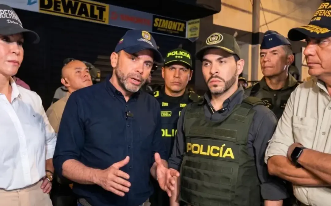 El presidente Abelardo De La Espriella encabezó la Operación Iron en Cali, un despliegue conjunto con 83 órdenes de captura y 101 allanamientos para recuperar zonas controladas por estructuras criminales - Foto: Alcaldía de Cali