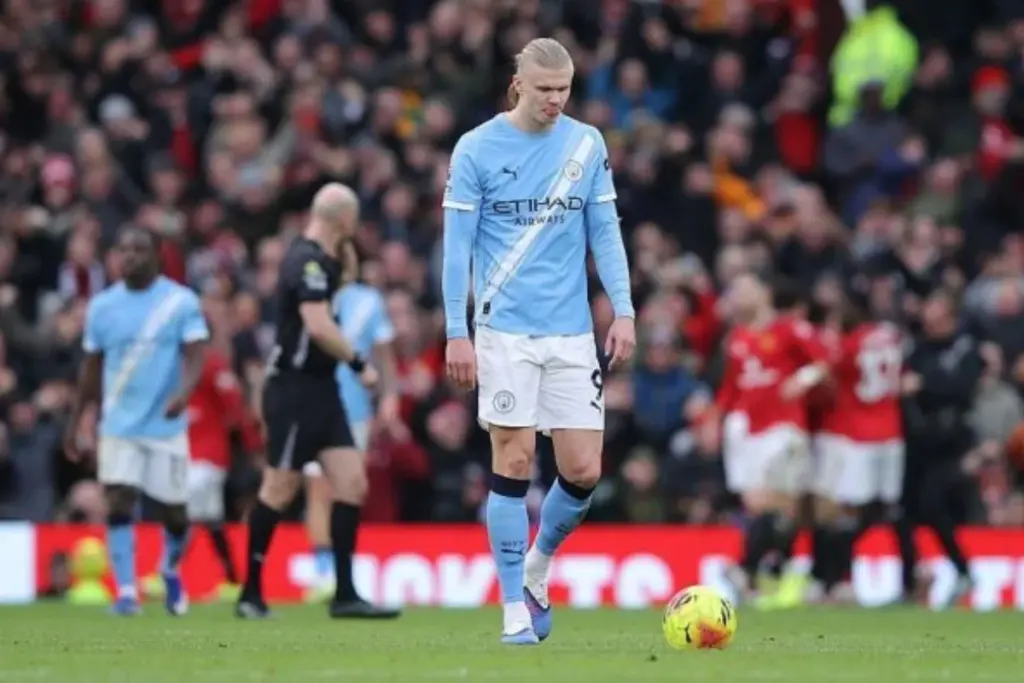 Manchester City fue declarado culpable por incumplir normas financieras de la Premier League y podría enfrentar multas, pérdida de puntos, descenso e incluso la retirada de títulos - Foto: Redes sociales