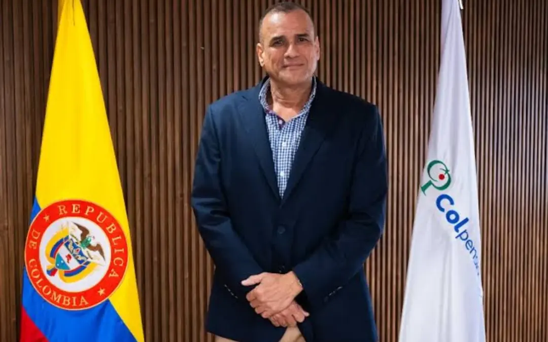 La primera intervención del presidente de Colpensiones, Carlos René Montoya, en la Comisión Séptima del Senado generó críticas por su falta de claridad sobre el presupuesto, el déficit pensional y el funcionamiento del sistema - Foto: Redes sociales