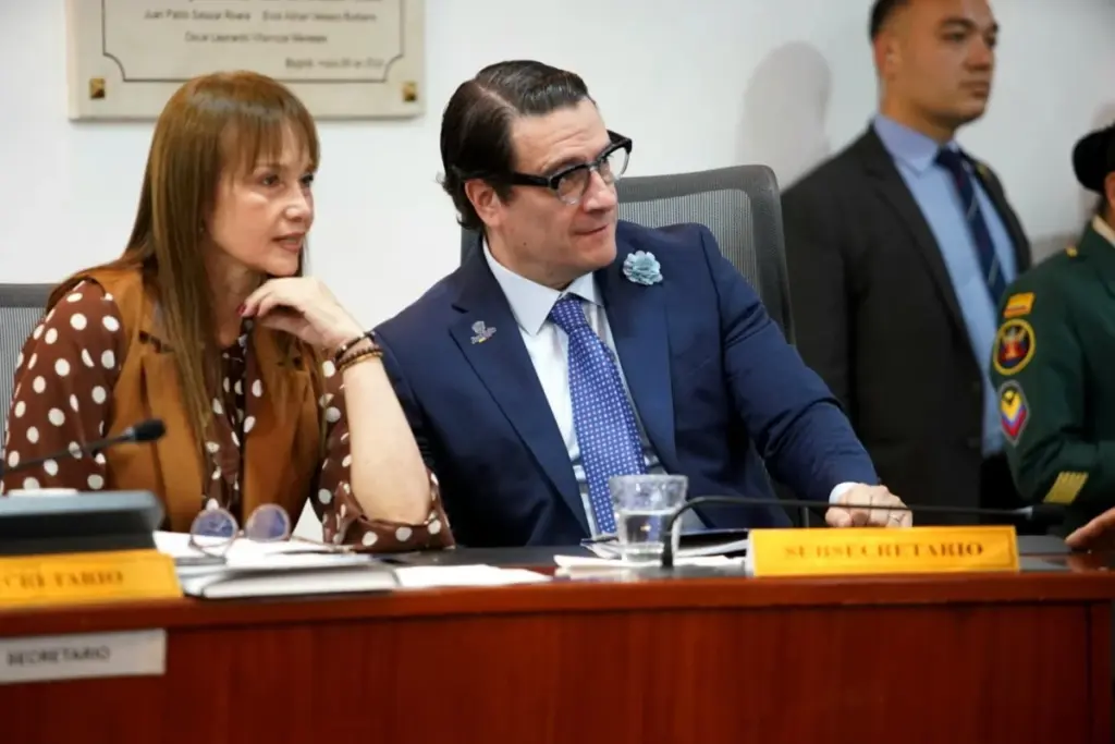 El debate sobre los pilotos de aspersión aérea con glufosinato de amonio en Putumayo llegó al Congreso - Foto: @MinjusticiaCo