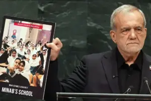 El presidente de Irán, Masud Pezeshkian, acusó a Estados Unidos e Israel de cometer actos terroristas durante su discurso ante la ONU - Foto: Redes sociales