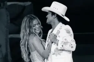 Karol G y Bruno Mars estrenan el apasionante video oficial de su colaboración "Still" - Foto: Redes sociales