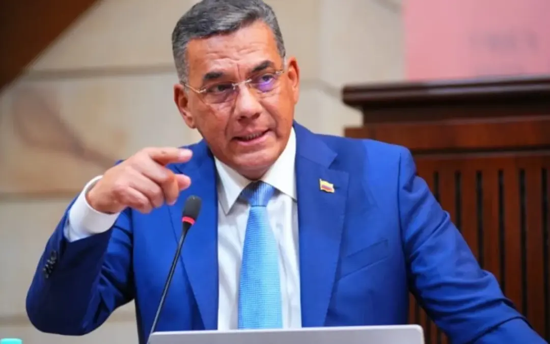 El Senado rechazó la moción de censura contra el ministro de Defensa Jorge Mora por los bombardeos en Guaviare donde murieron tres menores de edad - Foto: @CamaraColombia