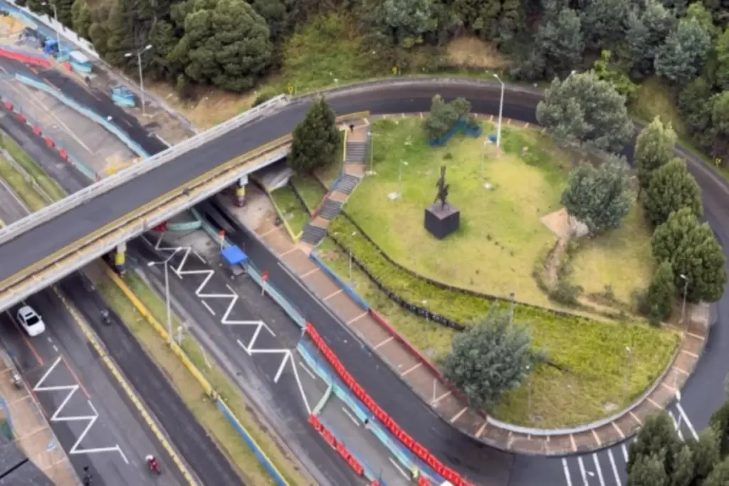 Entró en vigor el plan de manejo de tránsito por la demolición del puente de la calle 100 con carrera Séptima en Bogotá - Foto: Redes sociales