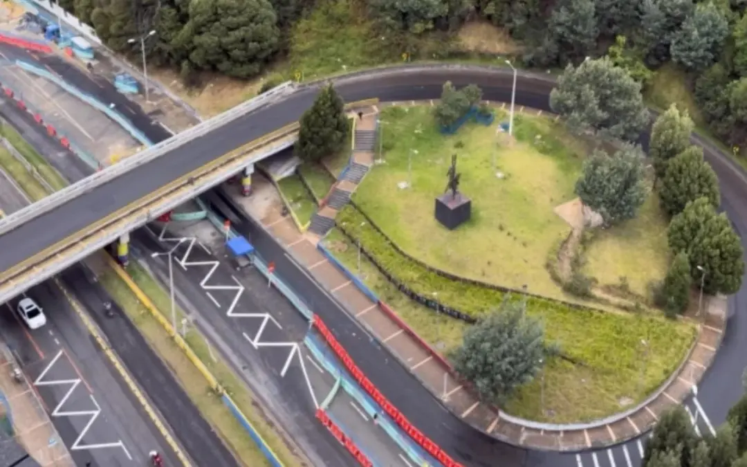 Entró en vigor el plan de manejo de tránsito por la demolición del puente de la calle 100 con carrera Séptima en Bogotá - Foto: Redes sociales