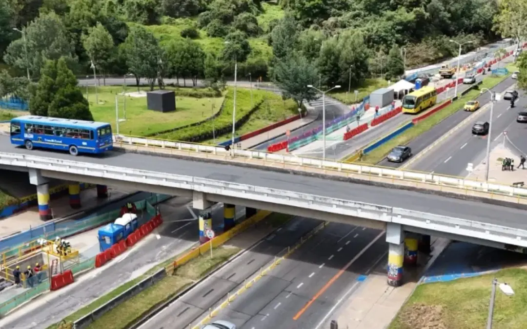 El IDU confirmó la demolición del puente vehicular de la carrera Séptima con calle 100 en Bogotá desde el 13 de septiembre - Foto: Movilidad