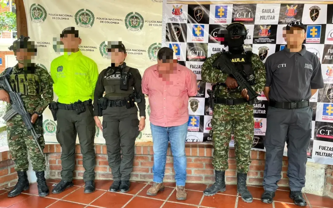 Caen en Cauca alias 'Ramón', peligroso dinamizador del narcotráfico de las disidencias de 'Iván Mordisco' y uno de los criminales más buscados del Caquetá - Foto: @COL_EJERCITO
