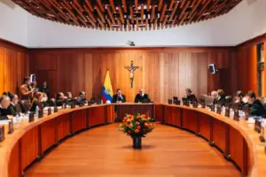 El presidente Abelardo De La Espriella se reunió con la Sala Plena de la Corte Suprema de Justicia para abordar la congestión judicial, la Jurisdicción Agraria y el incremento presupuestal - Foto: @ABDELAESPRIELLA