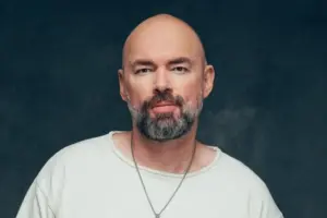 Santiago Cruz estrena 'Fragmentos', su undécimo álbum de estudio con 11 canciones que exploran la finitud - Foto: Redes sociales