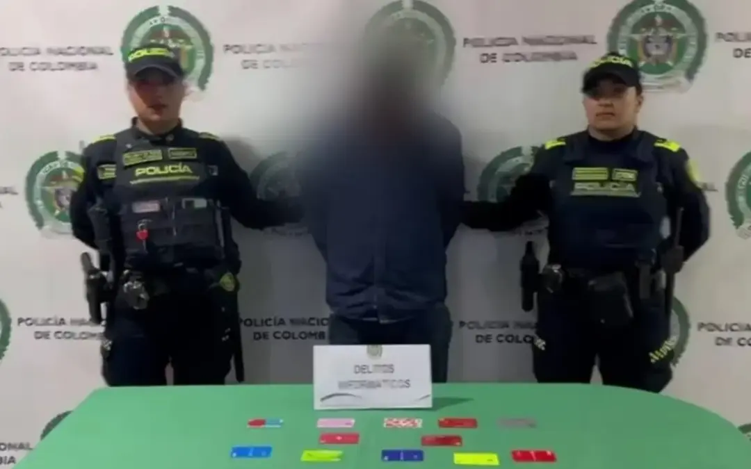 Capturan en Kennedy a hombre con 12 tarjetas bancarias que sería responsable de la modalidad del “cambiazo”
