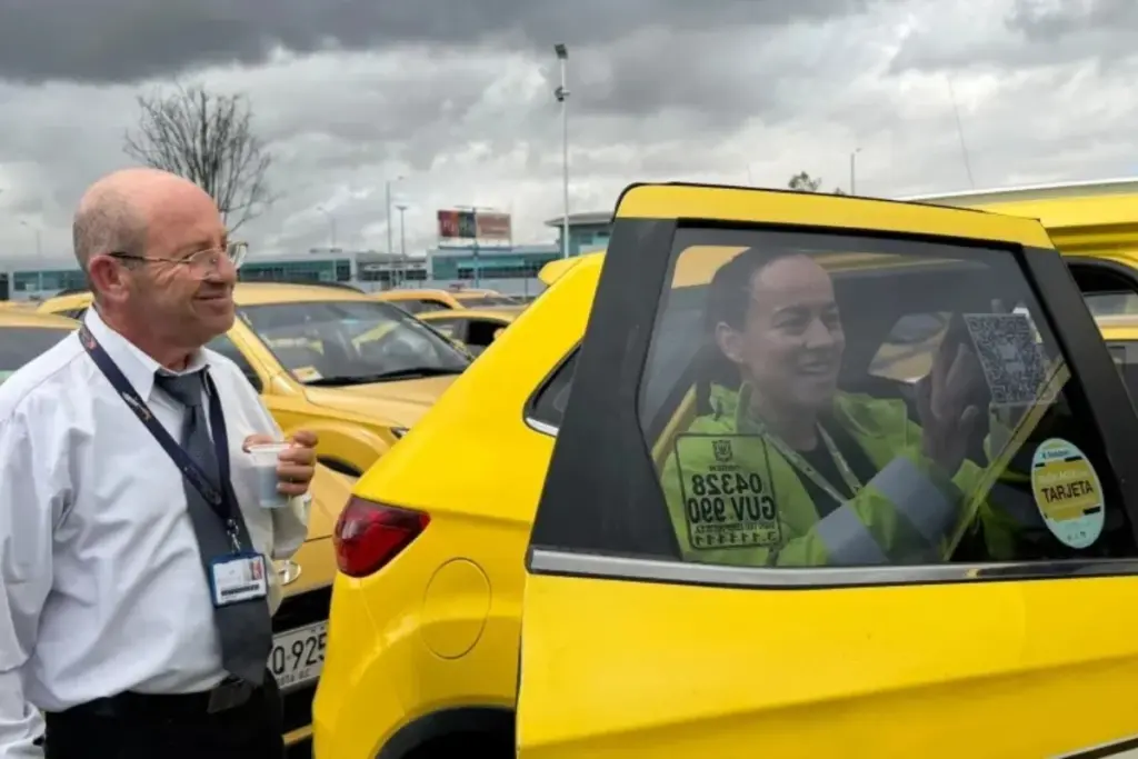 Bogotá presenta el Factor de Excelencia Operacional, un programa para modernizar el servicio de taxi mediante tecnología, capacitación a conductores y renovación de la flota vehicular - Foto: @SectorMovilidad