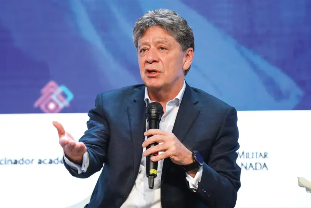 Tras 12 años al frente de la Andi, Bruce Mac Master renuncia a la presidencia gremial - Foto: Redes sociales