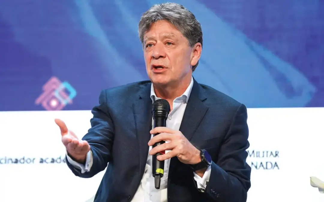 Tras 12 años al frente de la Andi, Bruce Mac Master renuncia a la presidencia gremial - Foto: Redes sociales
