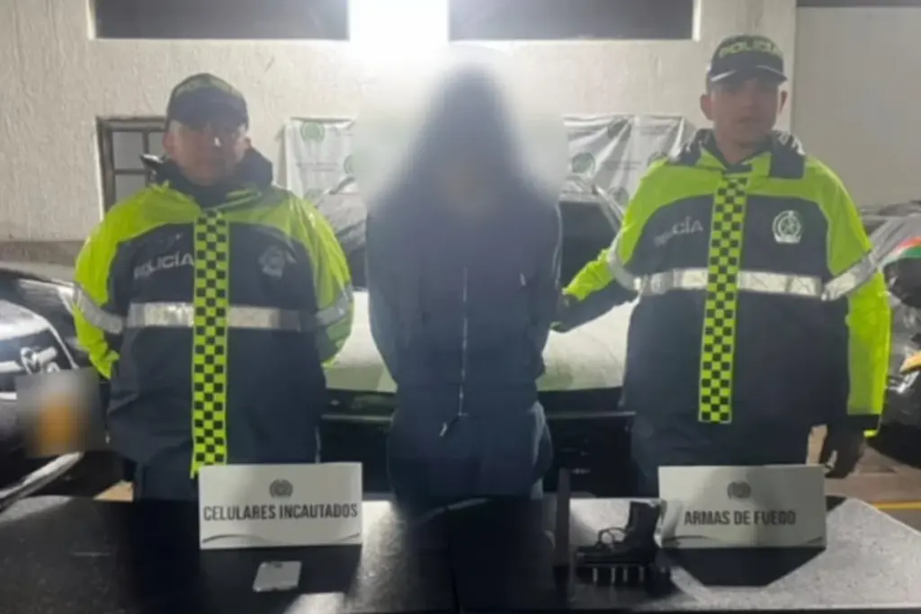 Caída de atracador en Bogotá: la Policía atrapó a un sujeto que hurtó una camioneta de $130 millones en Puente Aranda y se escondió en un hospital - Foto: @PoliciaBogota