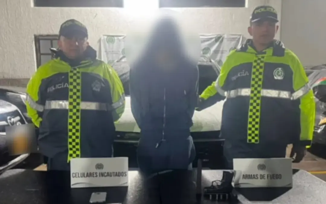 Caída de atracador en Bogotá: la Policía atrapó a un sujeto que hurtó una camioneta de $130 millones en Puente Aranda y se escondió en un hospital - Foto: @PoliciaBogota