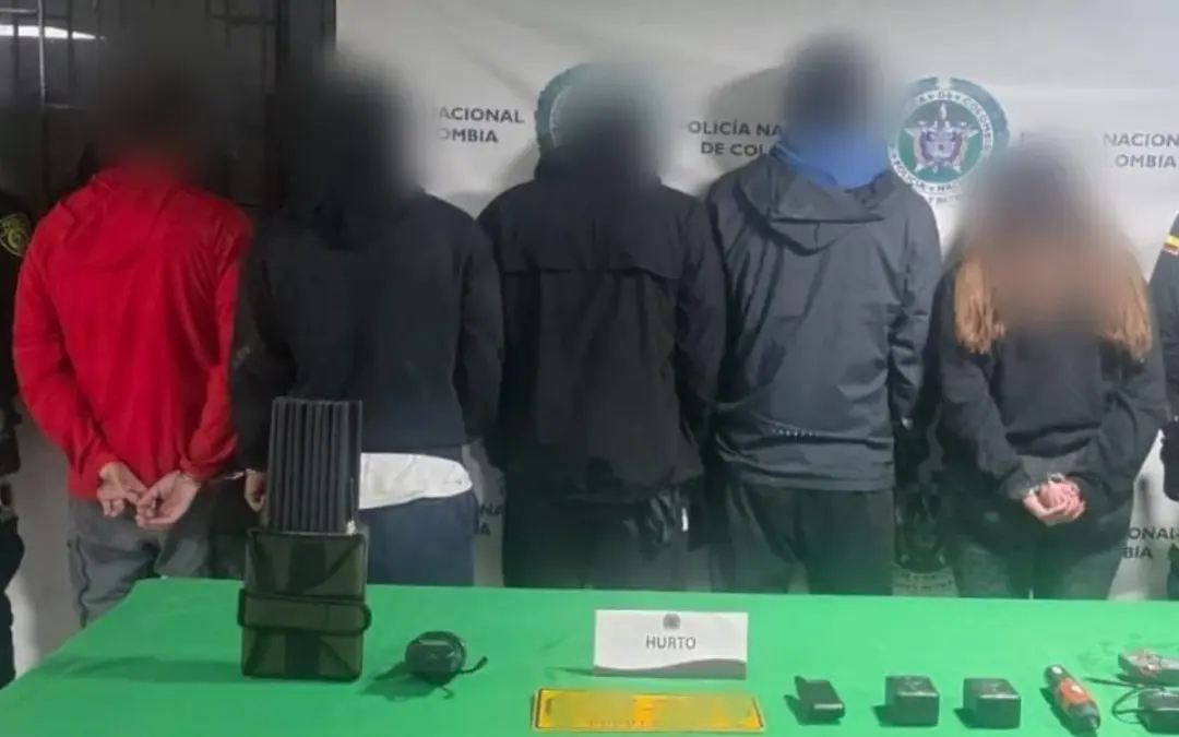 Golpe al hurto de automotores en Bogotá: Caen cinco presuntos delincuentes y recuperan camioneta robada en Barrios Unidos