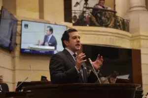 El presidente Abelardo De La Espriella anunció la salida de Rodrigo Lara Restrepo del Ministerio del Interior - Foto: @MinInterior